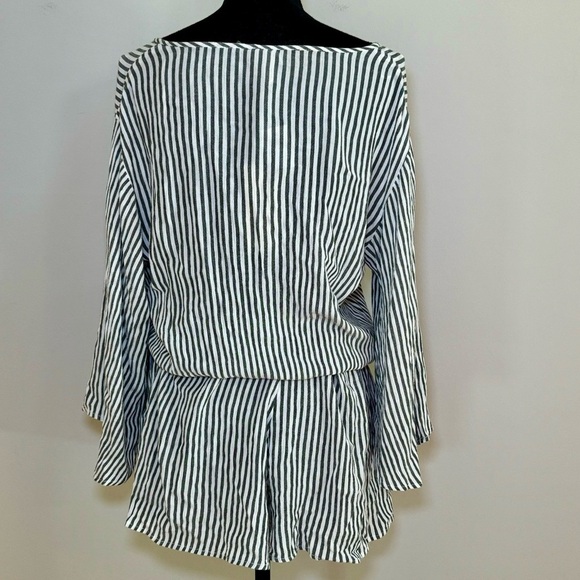 NWT Elan Striped Cover Up Surplice Romper Charcoal and White striped size Medium - Picture 4 of 5
